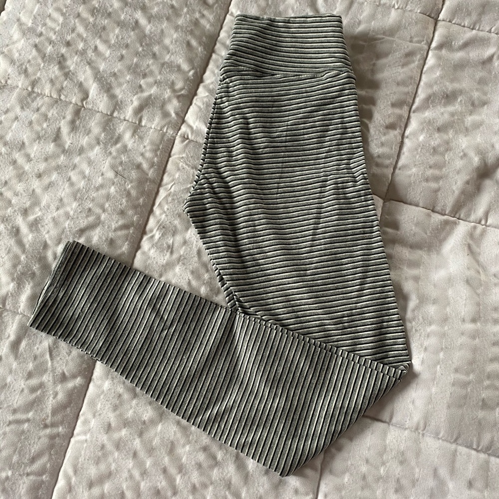 striped leggings size medium